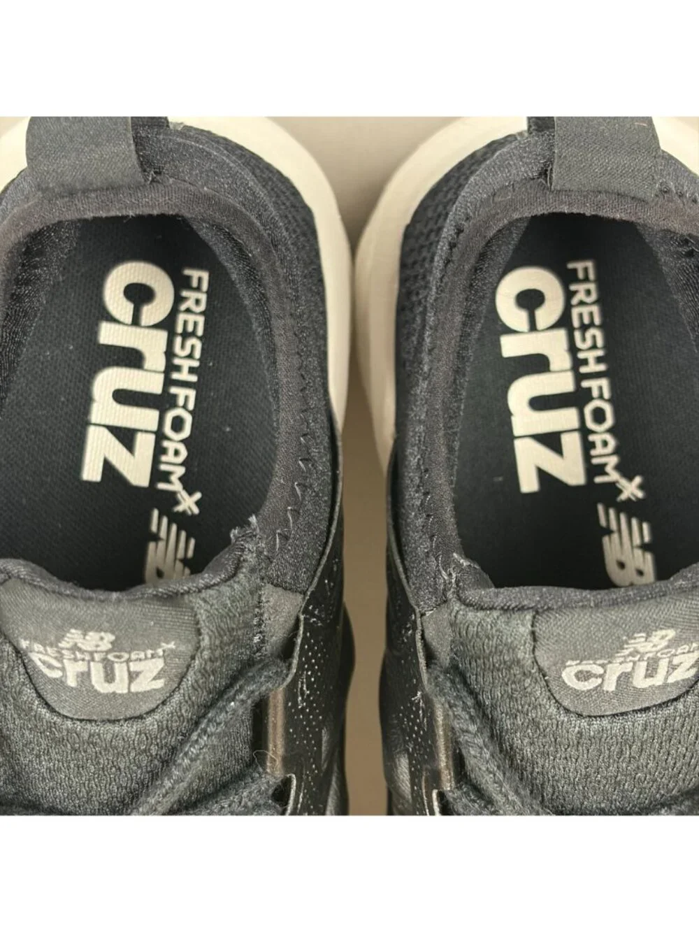 New Balance Fresh Foam Cruz Athletic Shoes Womens 9 Black White Breathable